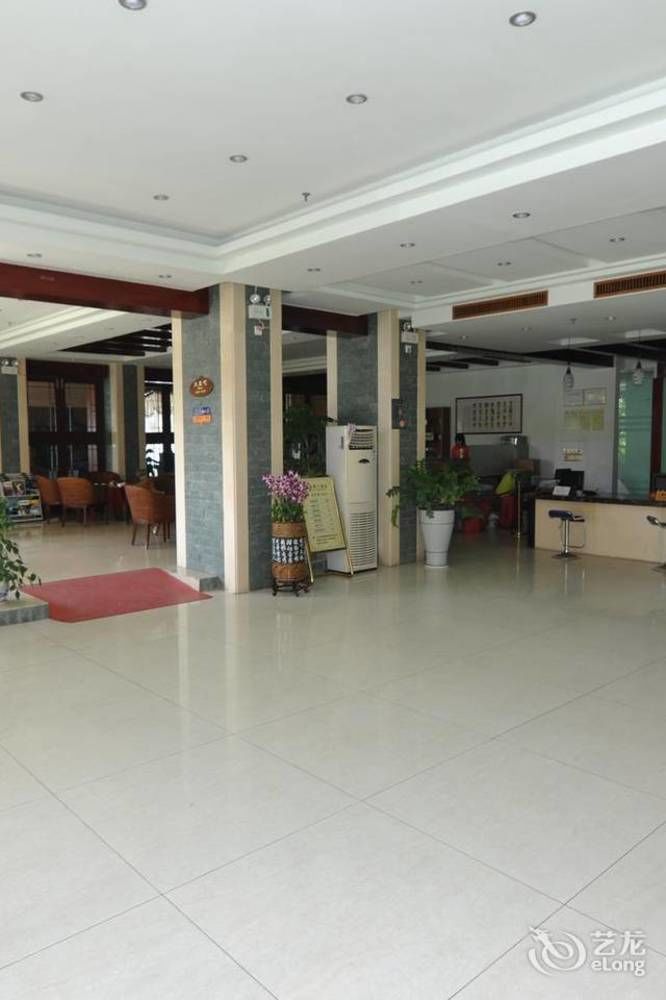 Sanya Jingwei Hotel - Санья Экстерьер фото