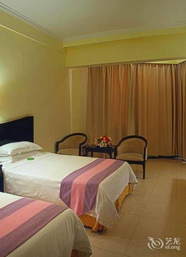 Sanya Jingwei Hotel - Санья Экстерьер фото